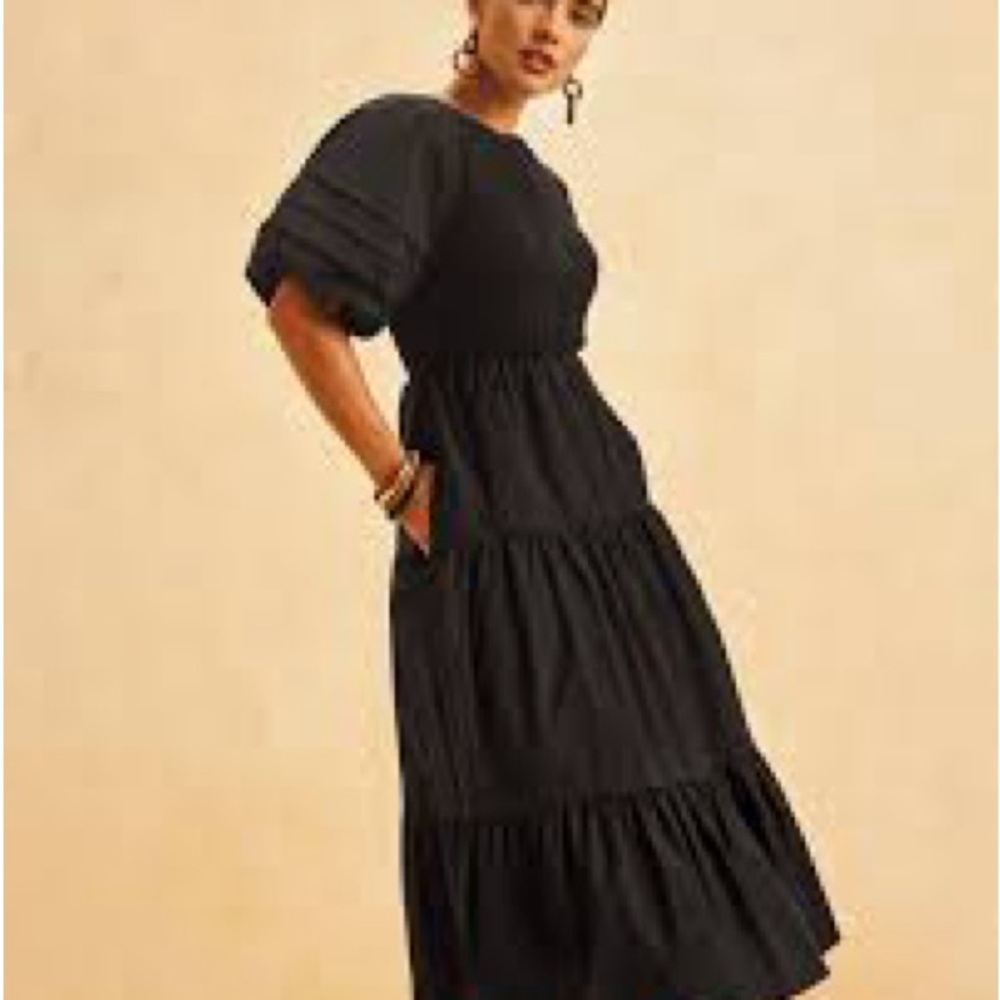 Chico’s Black Tiered Poplin and Knit Midi Dress size 1 Medium